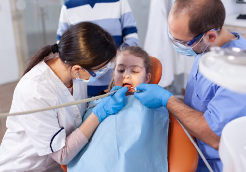 Know the professionals for Children’s Dental Procedures